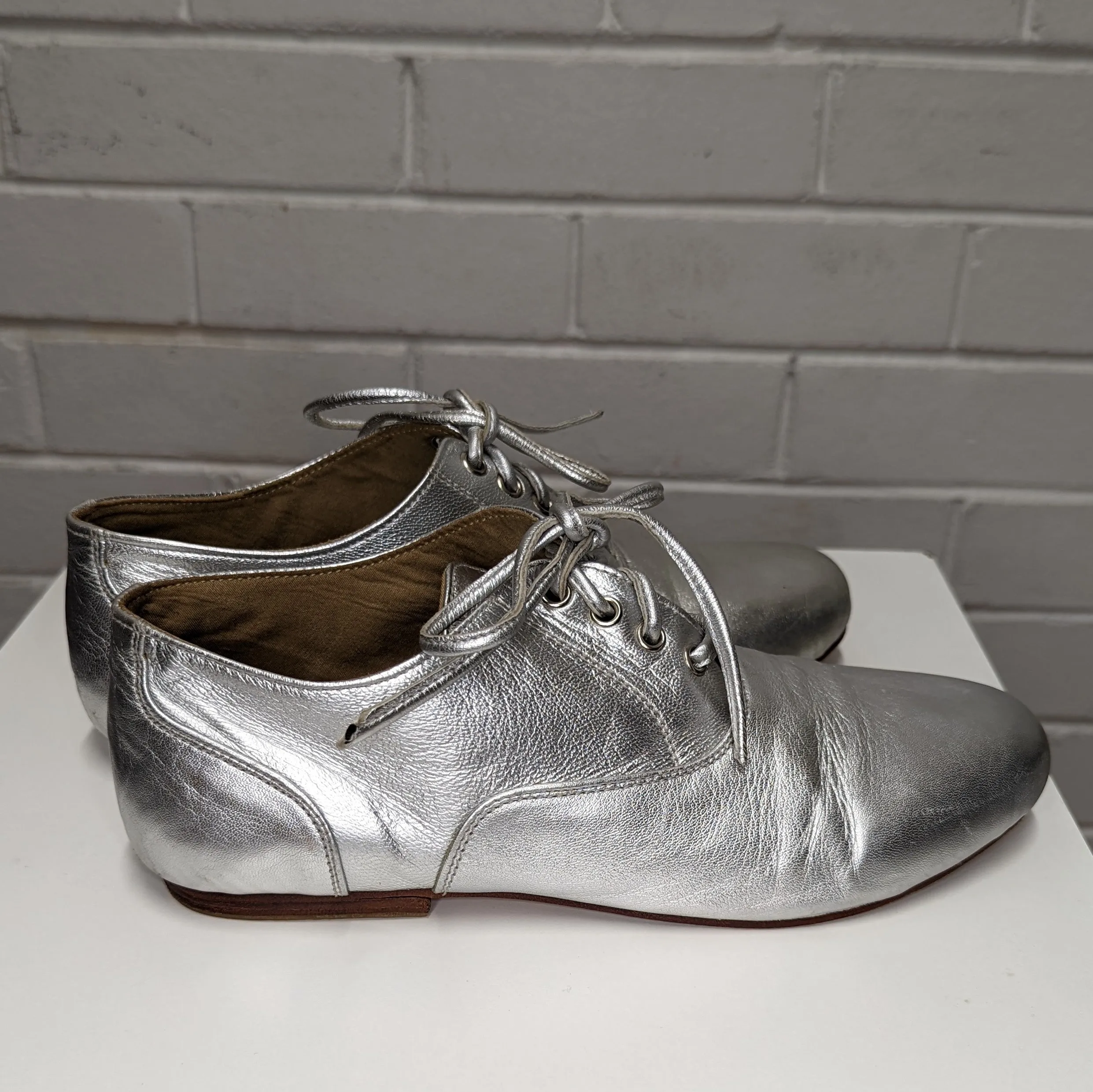 LUXE Silver Leather Lace-up Shoes